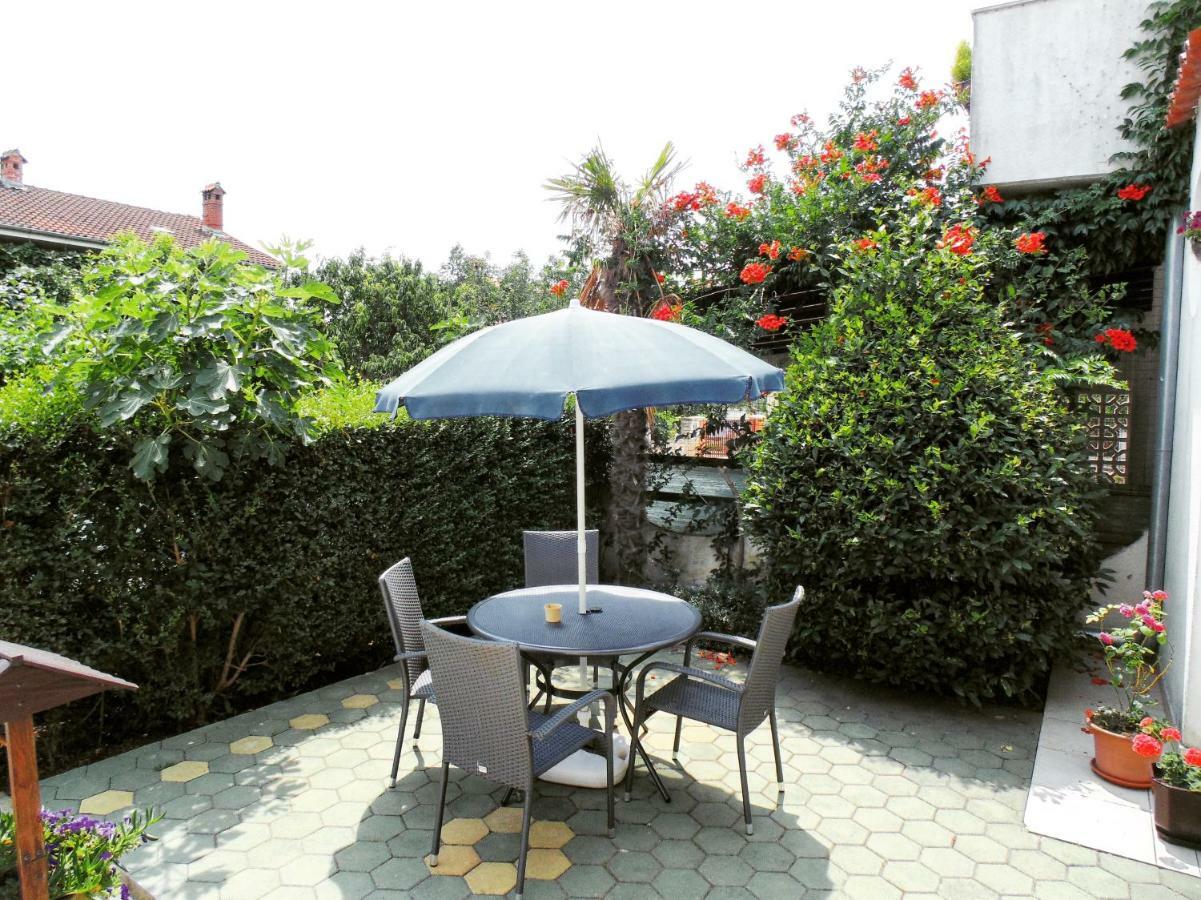 P&D Apartments Fazana Luaran gambar