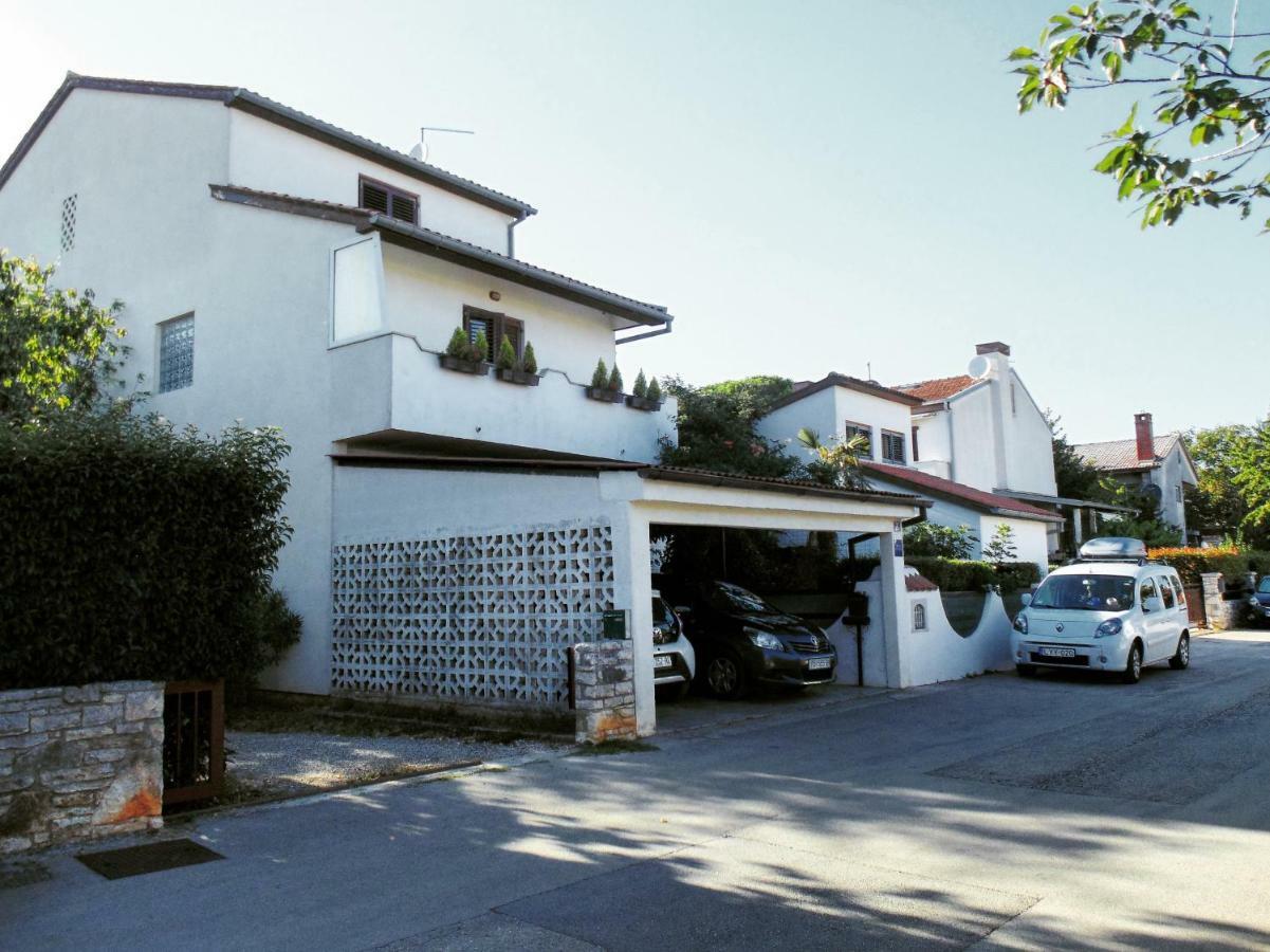 P&D Apartments Fazana Luaran gambar