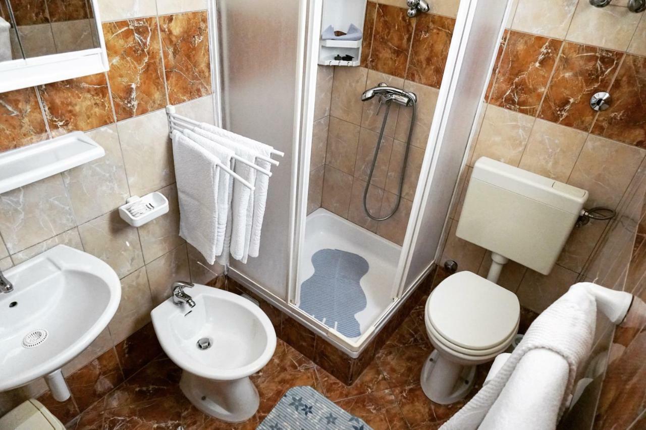 P&D Apartments Fazana Luaran gambar