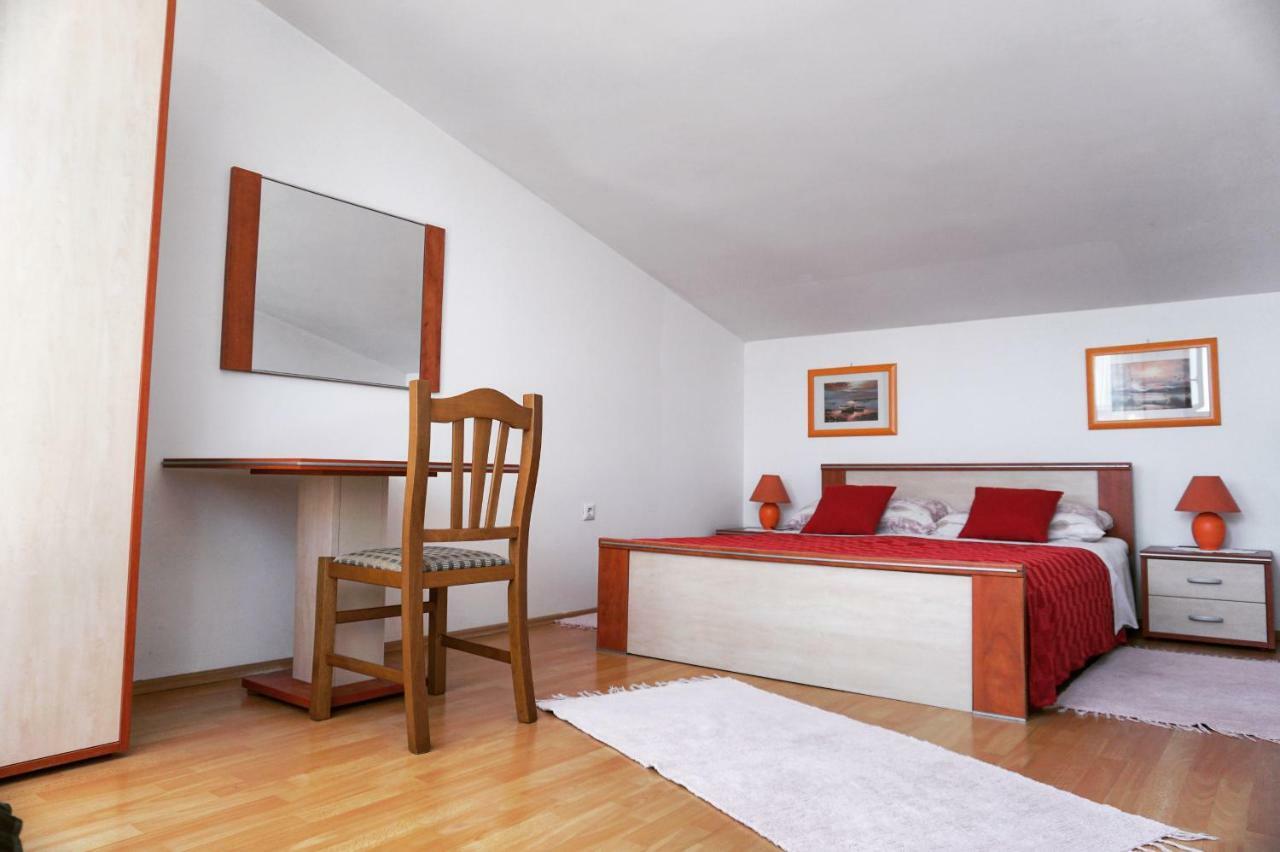 P&D Apartments Fazana Luaran gambar