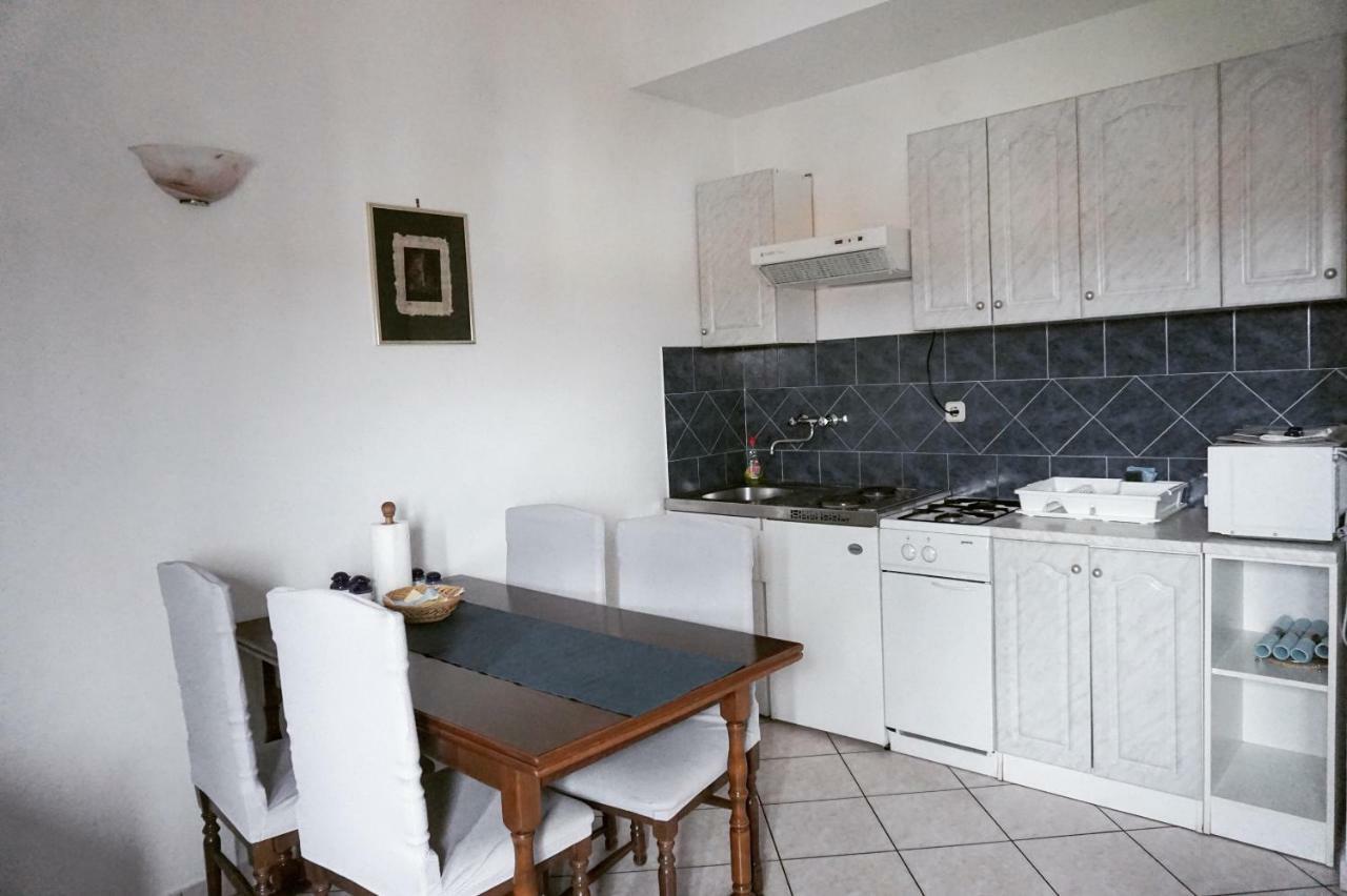 P&D Apartments Fazana Luaran gambar